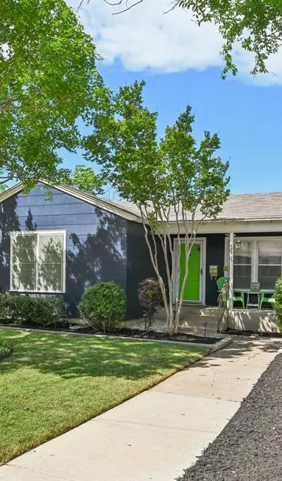 2716 Wayside Avenue, Fort Worth TX 76110