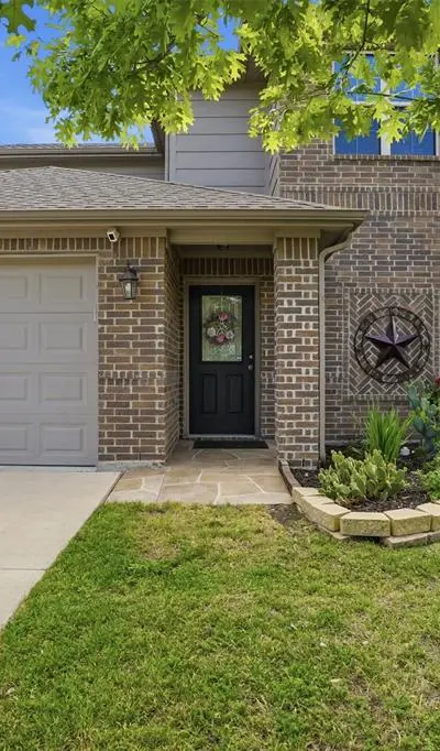 637 S Redford Lane, White Settlement TX 76108 - Photo 3