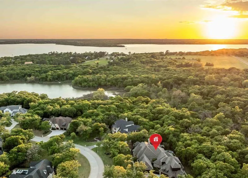 521 W Waters Edge Way, Oak Point TX 75068