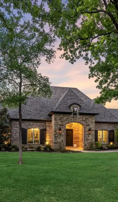 521 W Waters Edge Way, Oak Point TX 75068 - Photo 2