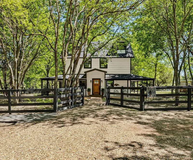 1111 Fm 151, Trenton TX 75490