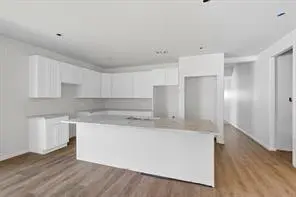 2512 Sheraton Drive, Fort Worth TX 76105 - Photo 5