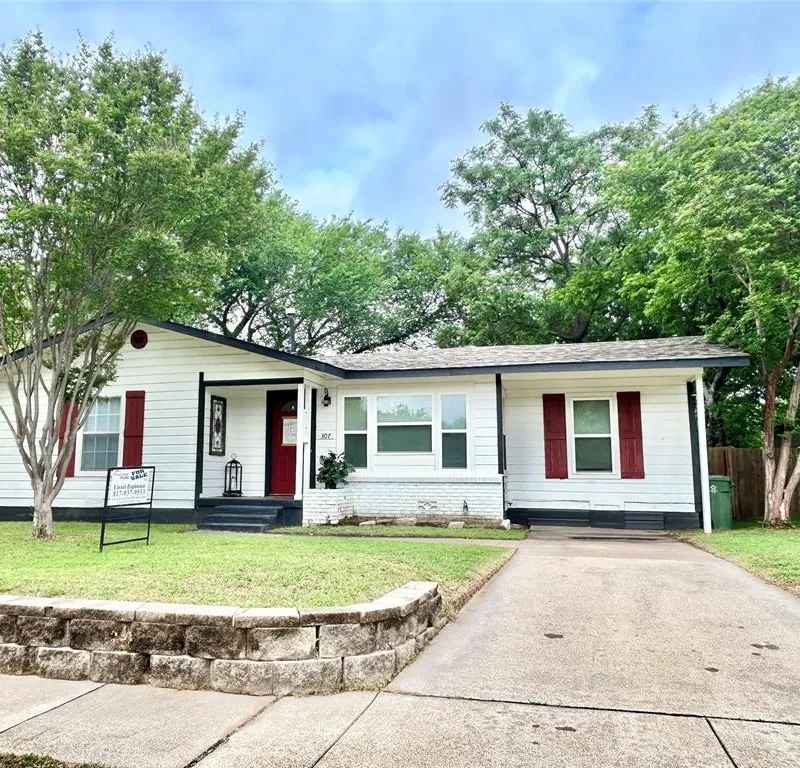 307 Terry Road, Hurst TX 76053