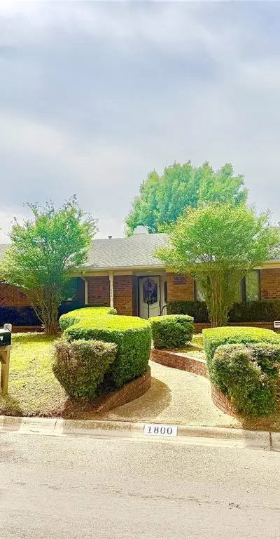1800 Southridge Drive, Denton TX 76205