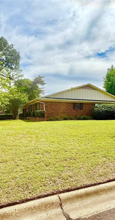1800 Southridge Drive, Denton TX 76205 - Photo 2