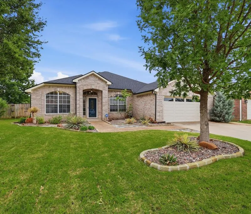 1622 Redwood Drive, Corinth TX 76210