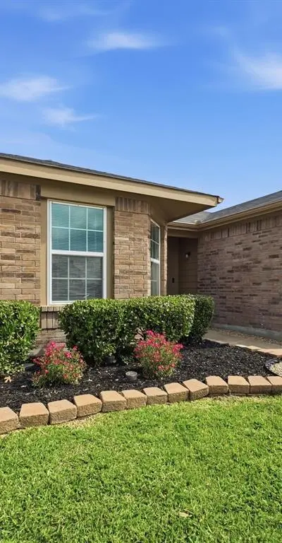 1405 Eagles Nest Trail, Krum TX 76249
