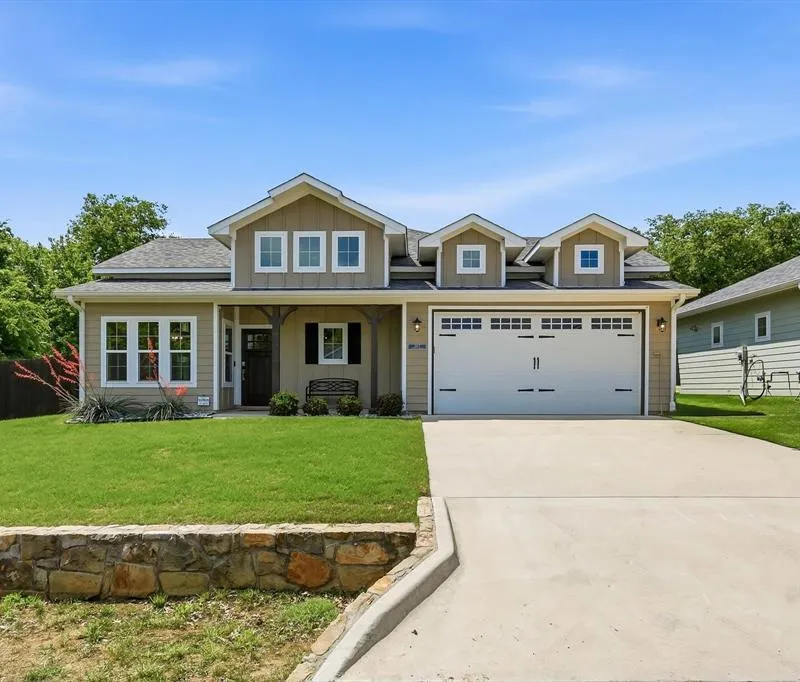 207 Wilson Street, Lake Dallas TX 75065