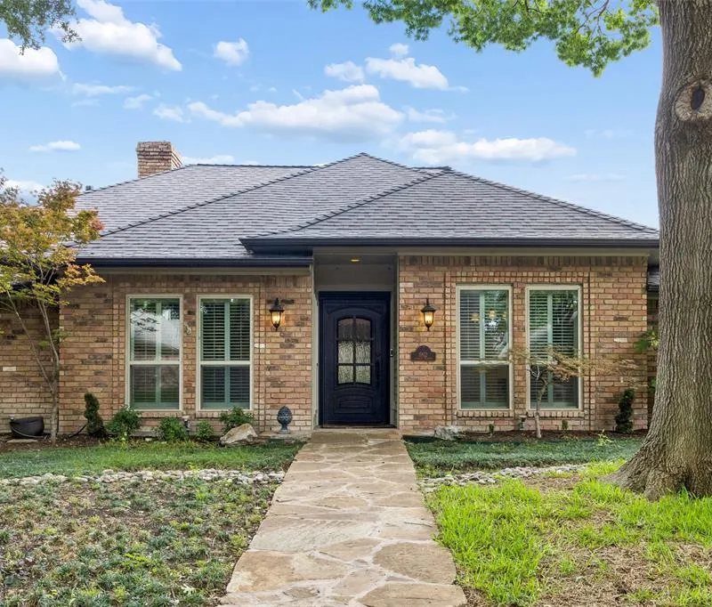 6812 Summer Meadow Lane, Dallas TX 75252
