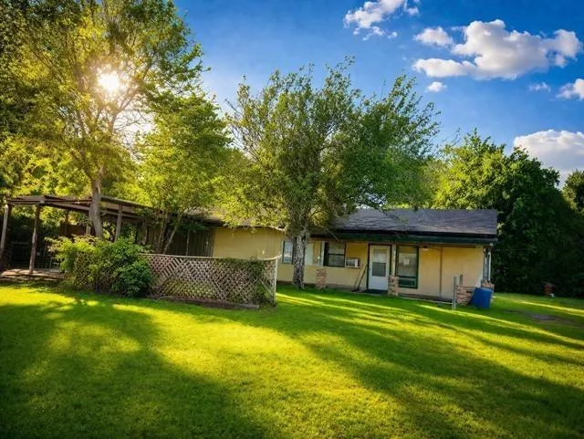 519 Berke Street, Newark TX 76071