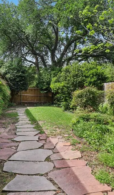 1015 Crowley Road, Arlington TX 76012 - Photo 5