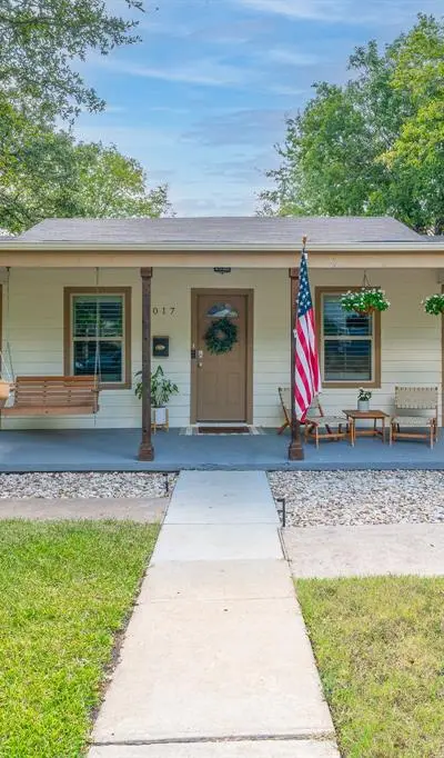 2017 Bluebonnet Drive, Fort Worth TX 76111