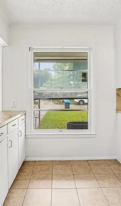 2320 Maryel Drive, Fort Worth TX 76112 - Photo 5
