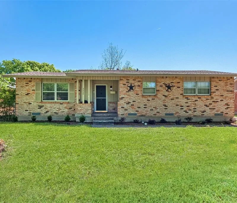 5220 Darlene Street, Dallas TX 75232