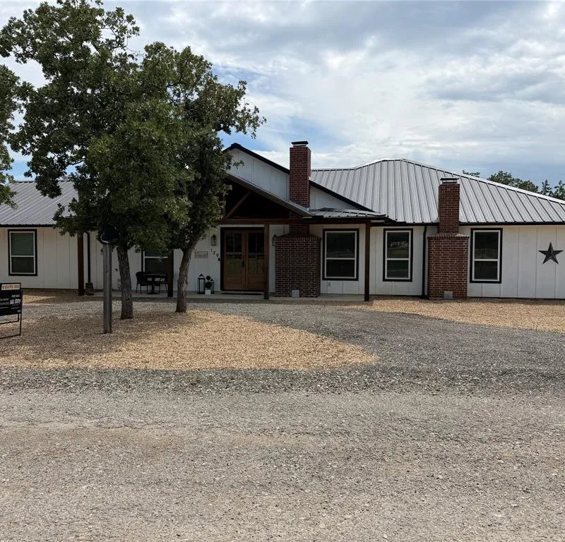 129 Whiskey Ranch Road, Runaway Bay TX 76426