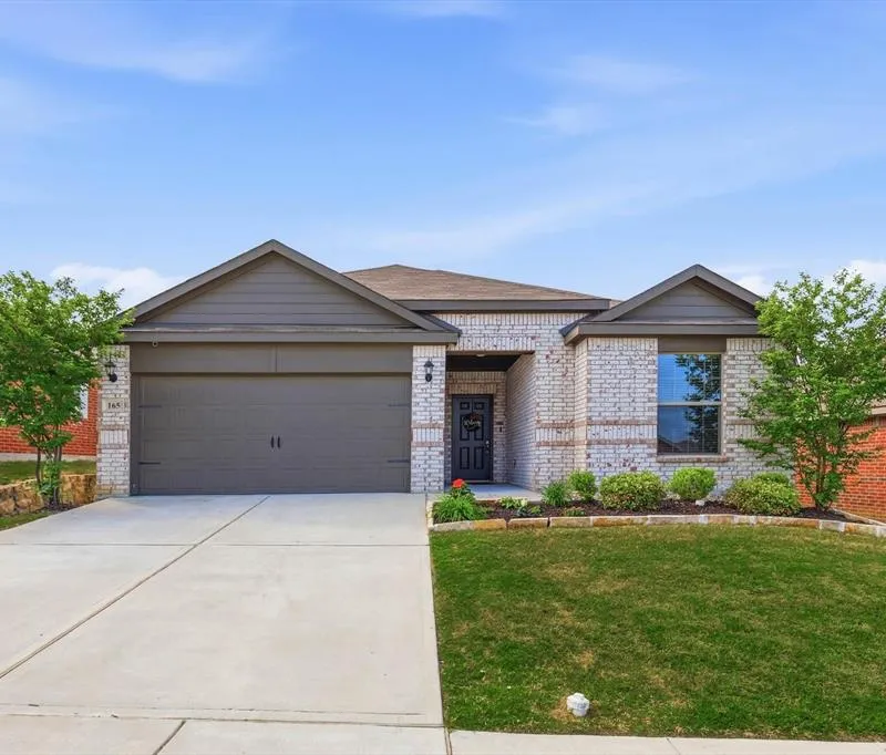 165 Bandana Circle, Newark TX 76071