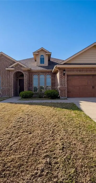 3717 Dutch Iris Lane, Forest Hill TX 76140