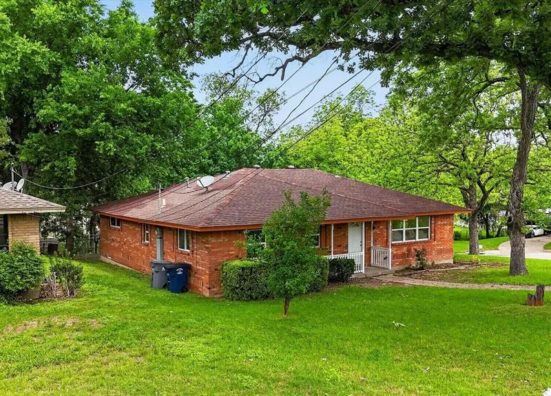 1245 Whispering Court, Dallas TX 75241