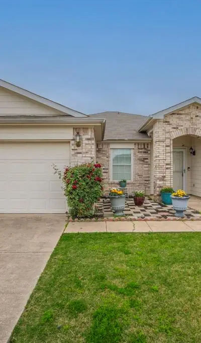 309 Broken Arrow, Krum TX 76249
