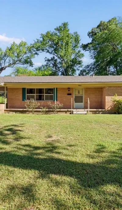 2800 Tanglewood Drive, Tyler TX 75701
