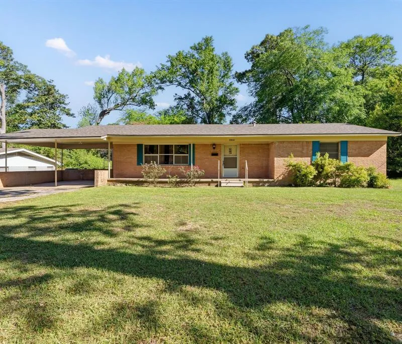 2800 Tanglewood Drive, Tyler TX 75701