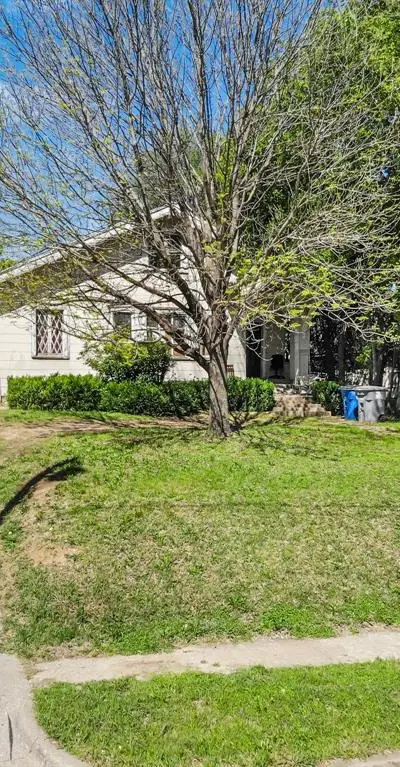 613 N Ewing Avenue, Dallas TX 75203 - Photo 2