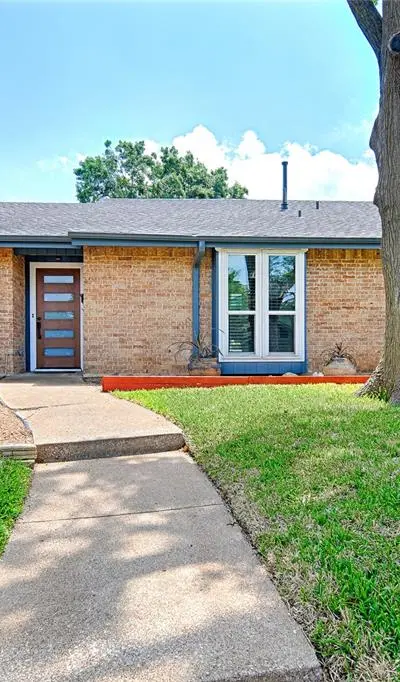 2708 Lakewood Lane, Carrollton TX 75006 - Photo 3