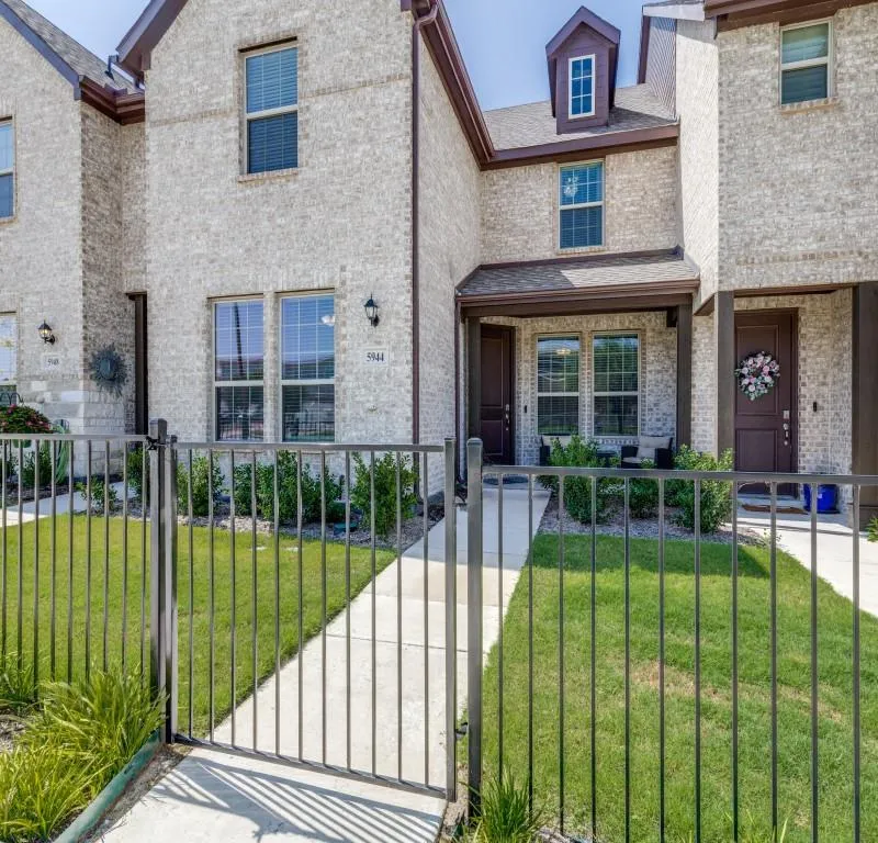 5944 Bursey Road, Watauga TX 76148