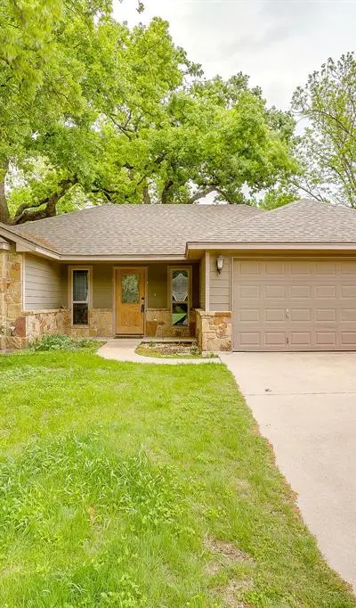 212 W 1st Street, Weatherford TX 76086