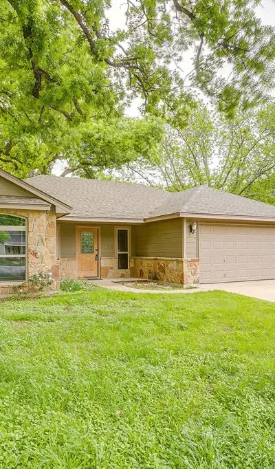212 W 1st Street, Weatherford TX 76086 - Photo 2