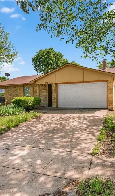 7112 Winterberry Drive, Dallas TX 75249 - Photo 2