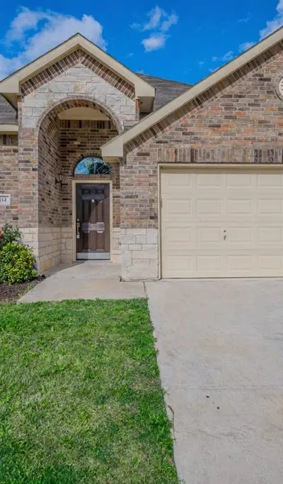 414 Lucky Landing Drive, Wilmer TX 75172