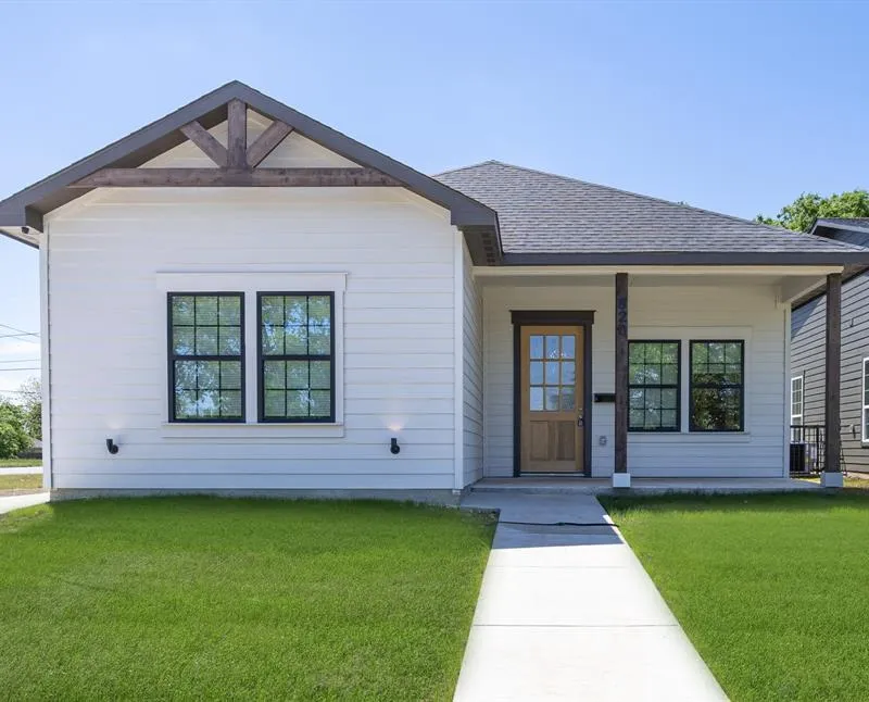 820 Glen Garden, Fort Worth TX 76104