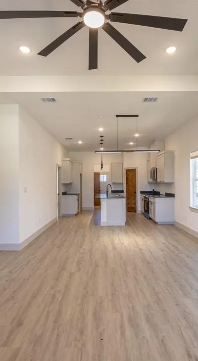 820 Glen Garden, Fort Worth TX 76104 - Photo 5