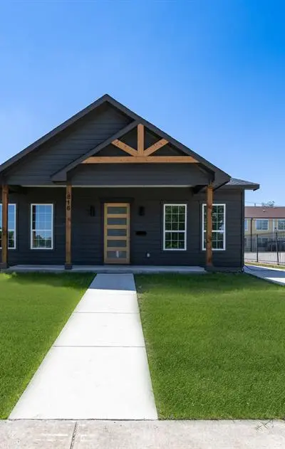 816 Glen Garden, Fort Worth TX 76104 - Photo 2