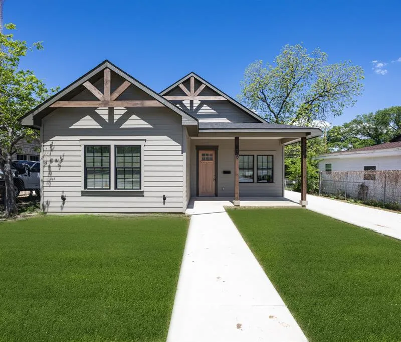 805 Glen Garden, Fort Worth TX 76104