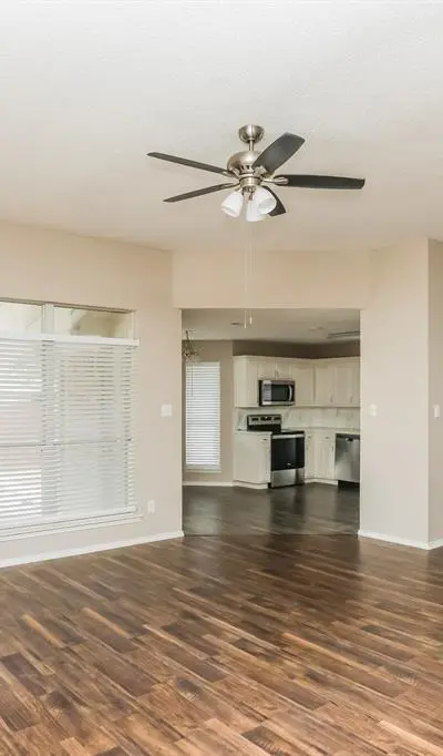 346 Mesquite Hill Drive, Arlington TX 76002 - Photo 2