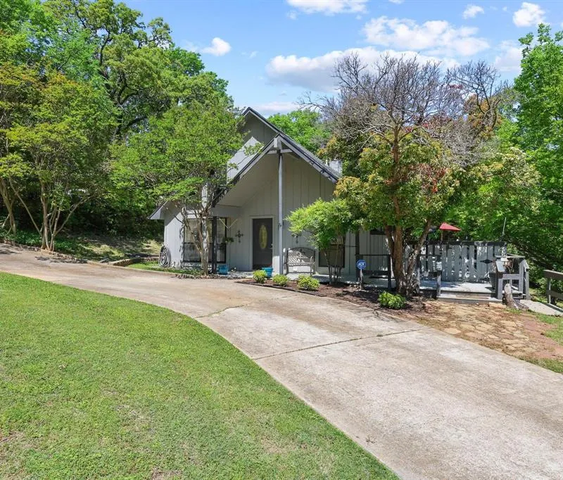 325 Lakewood Lane, Pottsboro TX 75076