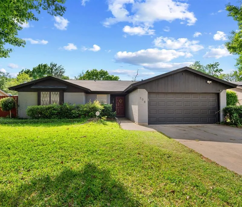 708 Del Mar Lane, Arlington TX 76012