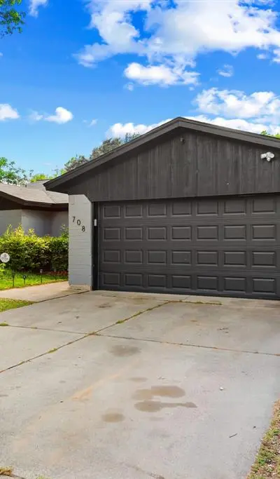 708 Del Mar Lane, Arlington TX 76012 - Photo 2