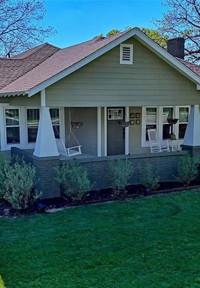 608 S Broad Street, Saint Jo TX 76265 - Photo 2