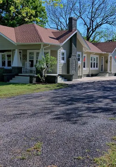 608 S Broad Street, Saint Jo TX 76265 - Photo 3