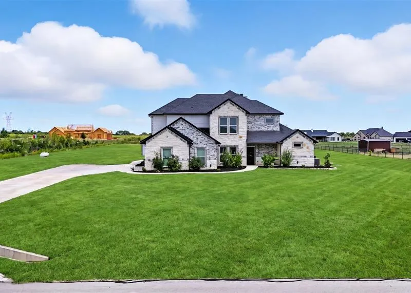 7271 Michelle Point, Krum TX 76249