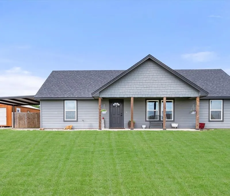 2004 Brown Loop, Poolville TX 76487