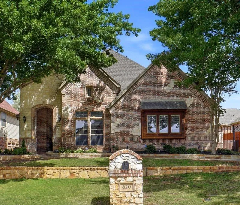 620 Highview Lane, Hurst TX 76054