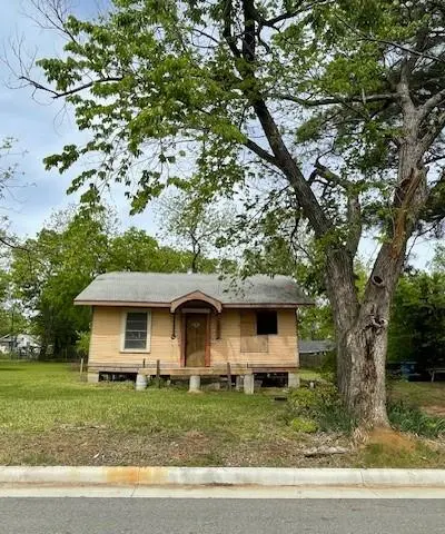 515 E Murray Street, Denison TX 75021 - Photo 2