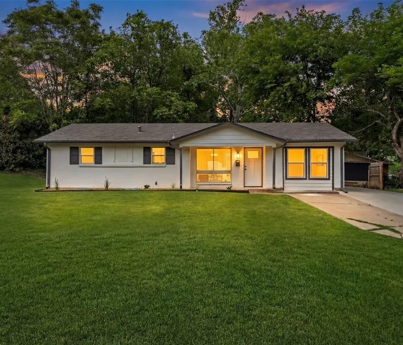 6401 Loydhill Lane, Fort Worth TX 76135