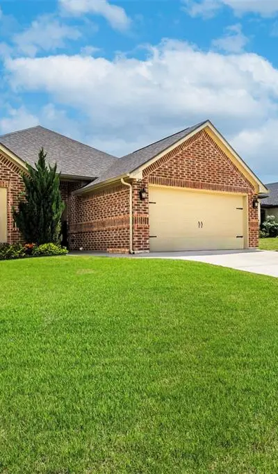 1905 Town Creek Circle, Weatherford TX 76086 - Photo 2