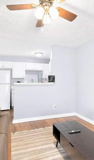 111 E Rogers Street, Arlington TX 76011 - Photo 5