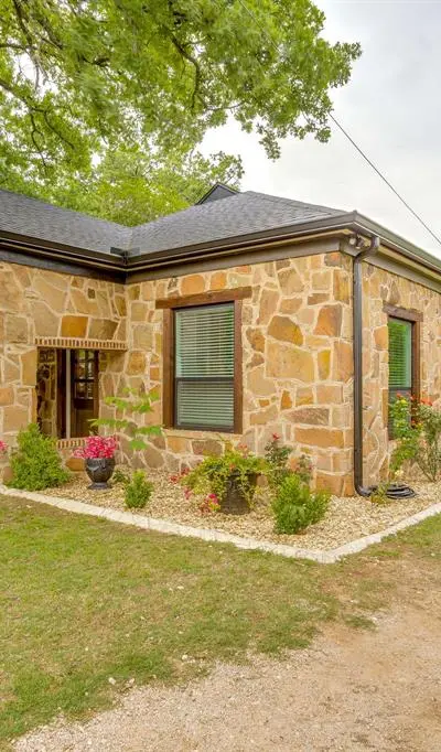 315 Cleveland Avenue, Weatherford TX 76086 - Photo 2